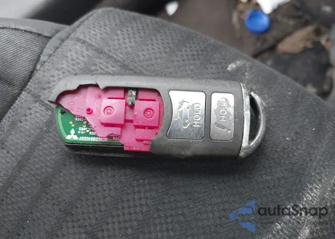 2014 Mazda Mazda3 I Sport из США, поврежденный, VIN JM1BM1U70E1196033